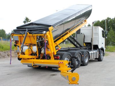 sprider s větším dosahem při pokládce asfaltu