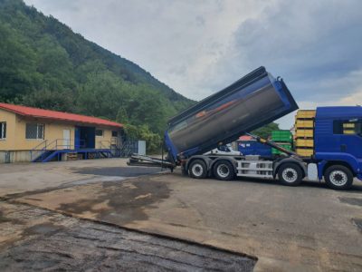 menší asfaltování distributorem sprider